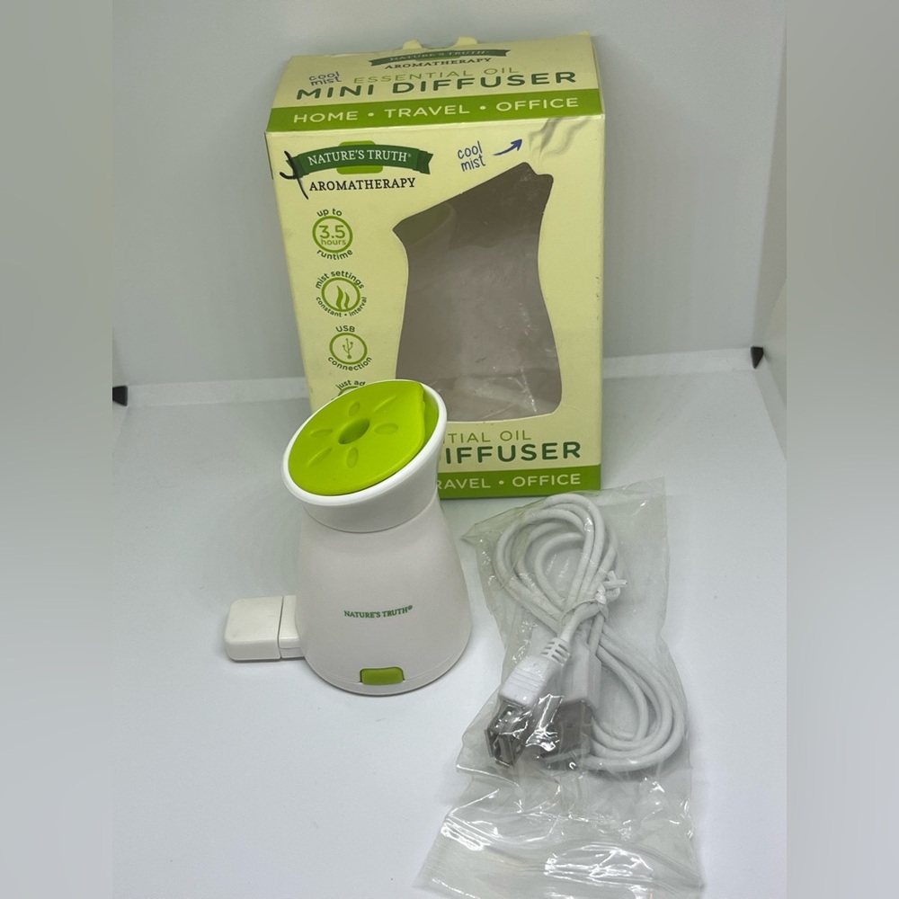White Mini‎ Diffuser - Picture 2 of 10